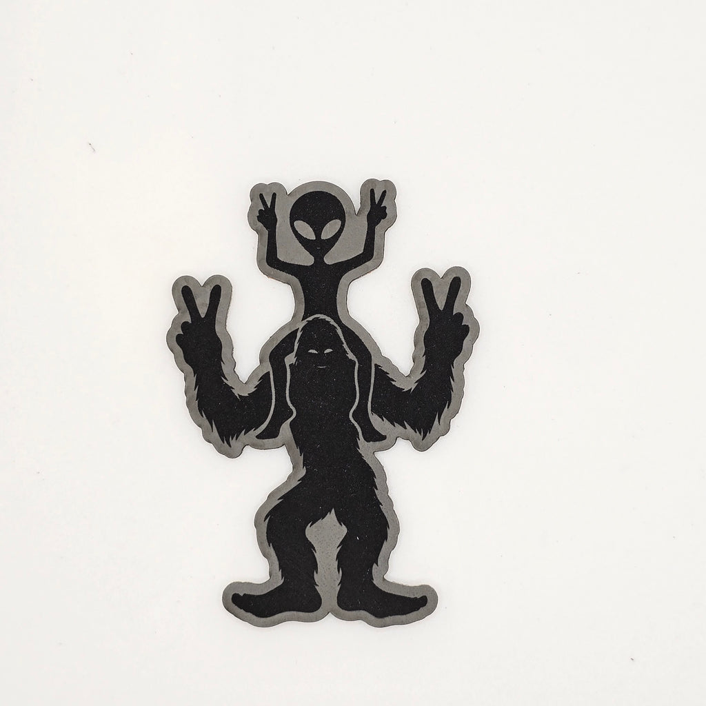 Sasquatch & Alien Piggyback Hat – Funny Leather Patch